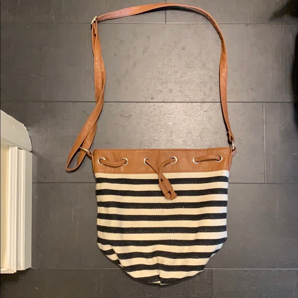 Crossbody striped